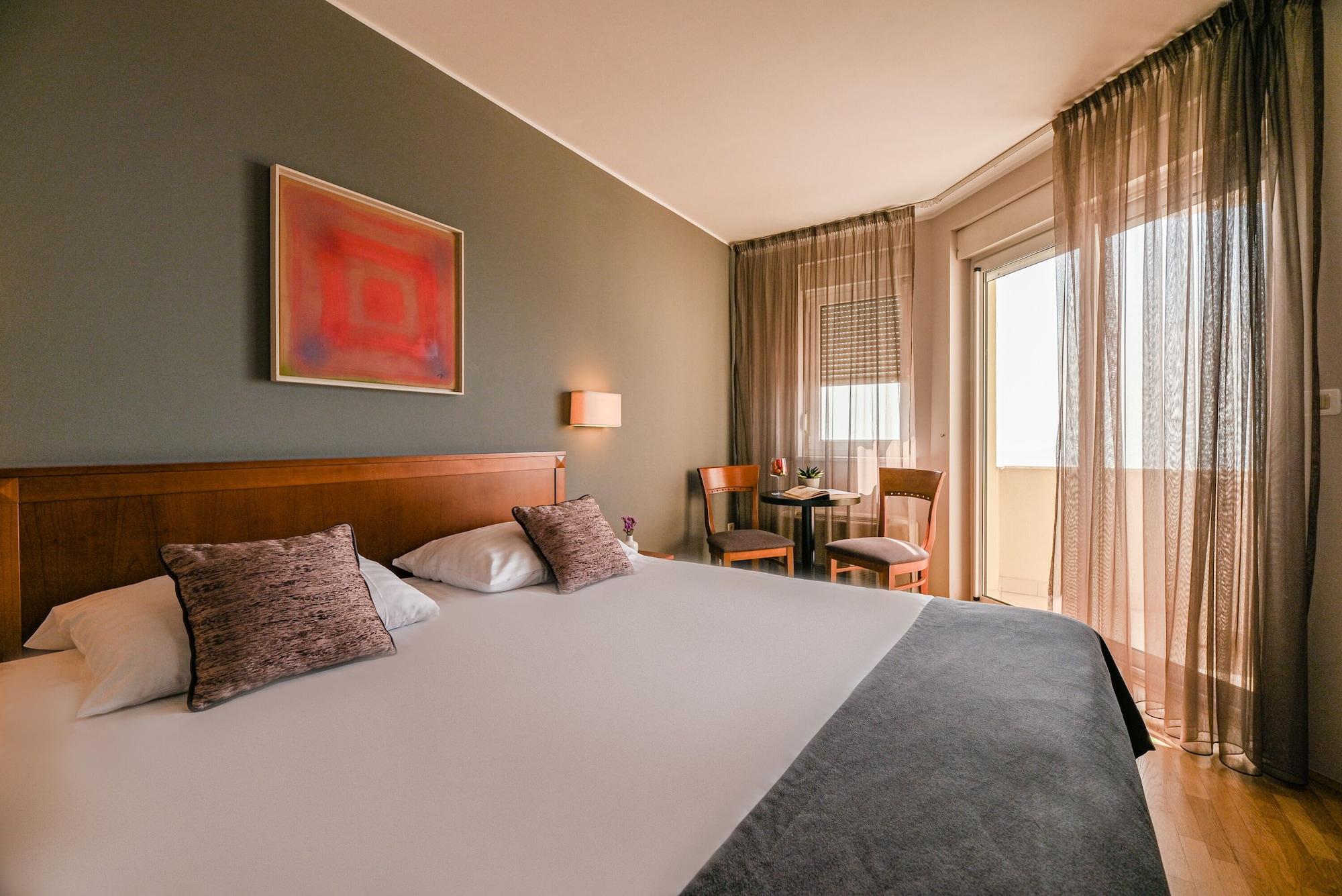 Hotel Laurus - Liburnia Опатия Екстериор снимка